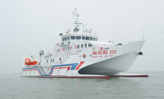 执行本次任务的近海快速救助船“南海救202”轮
